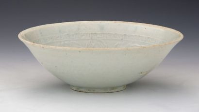 null CHINE Période Song (960-1279)

COUPE en porcelaine et émail céladon de type...