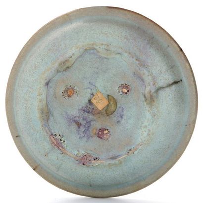 null CHINE Période Yuan (1271-1368)

COUPE en céramique et émail de type Junyao

Diam....