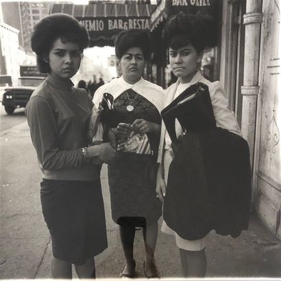null ARBUS (Diane). "Three Puerto Ricans Ladies" (1963). Tirage argentique, just....