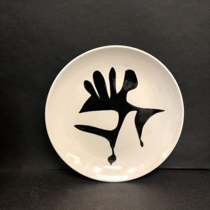 null LURCAT (John). Multiple. Glazed ceramic dish. Perpignan, Sant Vicens, (ca 1955),...