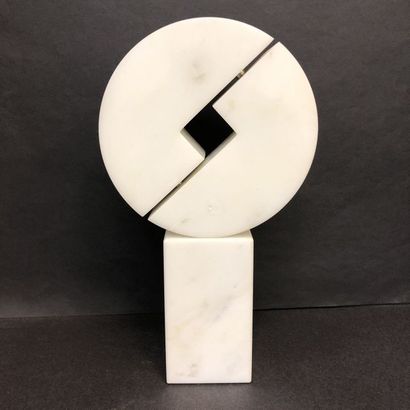 VAN SUMERE (Hilde). Untitled. Sculpture in Carrara marble, just. 5/6 and signed on...