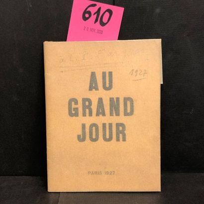 ARAGON.- Au grand jour. P., Editions surréalistes, 1927, plaquette in-12, br., cachet...