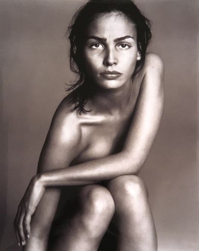 null 阿维东（理查德）。"Inès Sastre"（1997年）；光面纸银印。尺寸：60 x 50厘米。为1997年倍耐力年历制作的照片（淡淡的散线）。