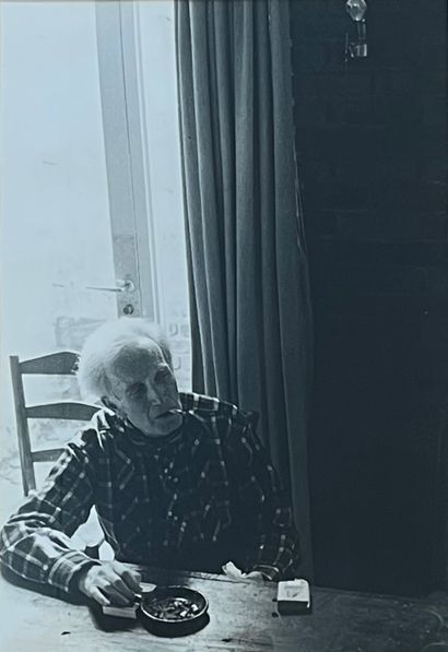 null BAURET（让-弗朗索瓦）。"Arpad Szenes的肖像"。背面有摄影师的印章的银色印刷品，装在白色垫子和黑色木框中。画框尺寸：52 x 42厘米；主题：28,5...