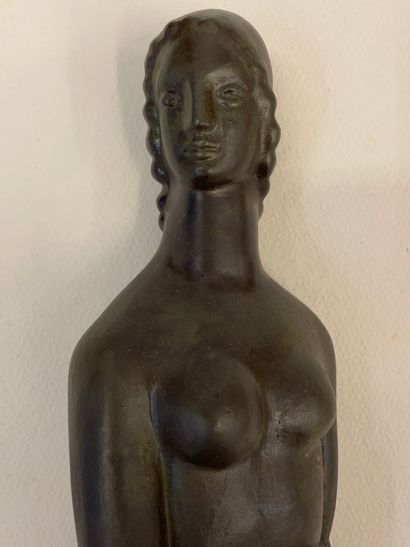 null AGUILAR (Fidel). "Mujer" (1915). Terracotta sculpture. Size : 41 x 9 x 9 cm....