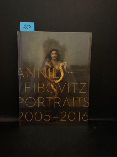 null 
LEIBOVITZ (Annie). Portraits : 2005-2016. P., Phaidon, 2017, grand 4°, 313...