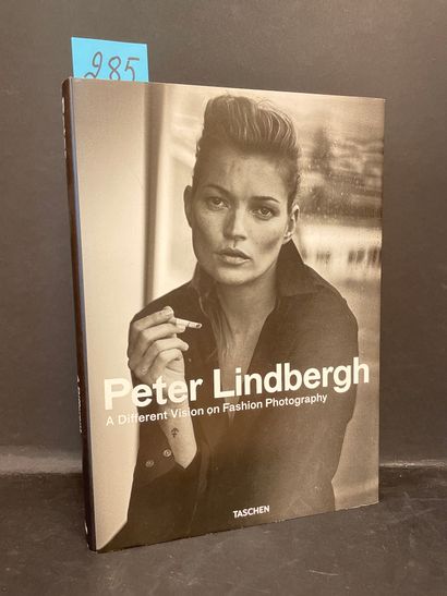 null LINDBERGH.- LORIOT (Th.-M.). Peter Lindbergh : A Different Vision on Fashion...