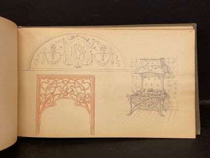 [Art Nouveau].- 画册包含75张以上的石墨画，其中一些是用颜色加强的。起居室家具（椅子、壁炉、屏风、建筑细节......）、花卉和一些肖像的素描和图画。有些有注释和/或日期：从1886年到1906年。如果说这些图画大多涉及布鲁塞尔的房屋，那么也有一些华沙...