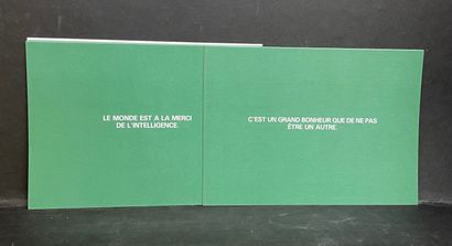 MARIËN (Marcel). 五条腿的独角兽》。摘录。布鲁克斯，A Bruit Secret，1987年，长12英寸，16张印在绿色航空上的传单，成片，装在一个绿色标题的牛皮纸信封里。限量1,050份。1/50份第一版，印在纸上，由Mariën编号并签名（ex....