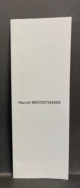 BROODTHAERS (Marcel). 进化》或《电影蛋》。S.l., Anywhere, 1999, 4°日记小册子，纸张，奶油色印刷封面。限量发行40份...