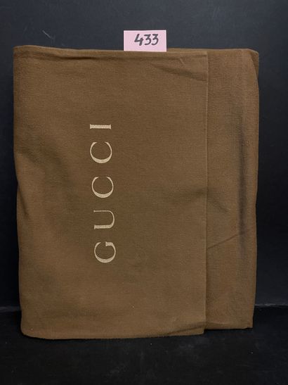 Gucci by Gucci.Gucci的85年。萨拉-莫尔的文字。佛罗伦萨，Mondadori...