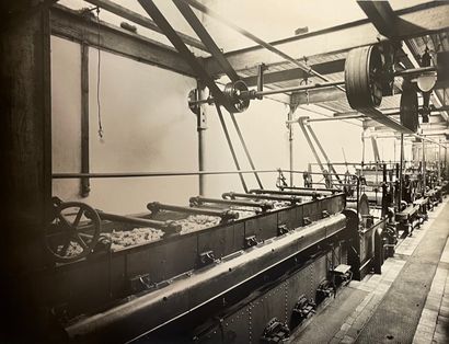 null Usines de Verviers (ca 1910).- Album de photographies présentant les usines...