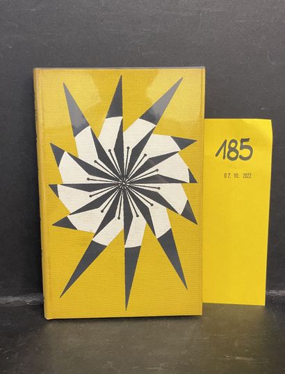 CAMUS (Albert). La Chute.P.，NRF，1956年，12开本，出版商的黄布，根据归于Mario Prassinos的模型进行装饰，Rho...