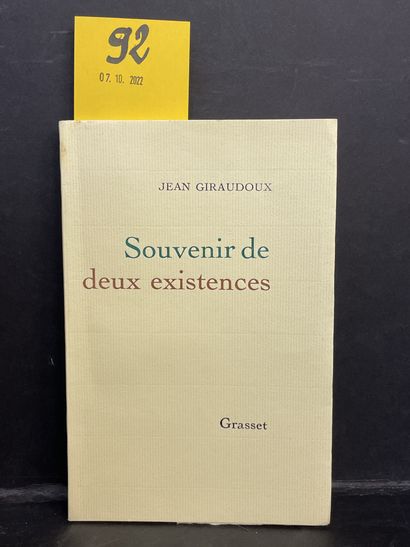 GIRAUDOUX (Jean). 两种存在的纪念品。P., Grasset, 1975, 8°, br.第一版。在esparto纸上有1/39个编号的首版，是...