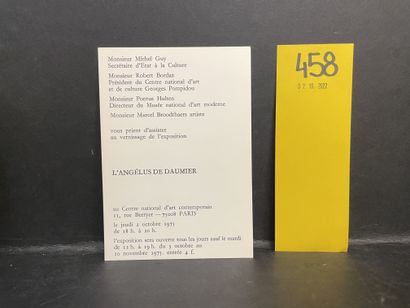 BROODTHAERS (Marcel). "杜米埃的《天使》"。1975年10月2日，他在巴黎国家当代艺术中心的展览开幕邀请卡。尺寸：15 × 10.5厘米。...