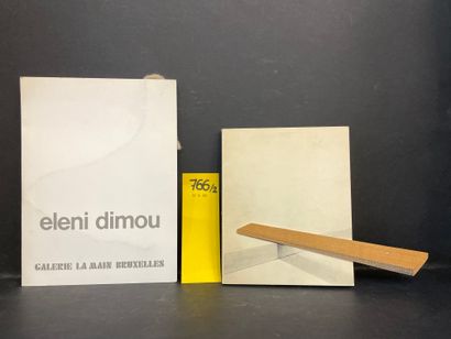 TSOCLIS.- 1974年科斯塔斯-佐克利斯在米兰的亚历山大-伊拉斯画廊举办的个展的目录。美丽的目录，限量500册，没有编号，有许多折叠板，一幅拼贴画和粘在封面上的轻木片...