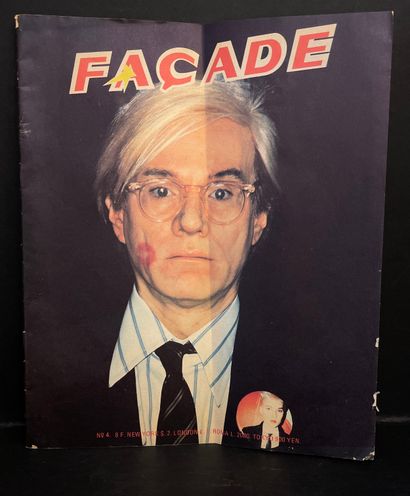 WARHOL.- "Façade"。N° 4.P.，1977年，册页，装订（垂直折叠，封面边缘有细微裂纹）。封面上有安迪-沃霍尔的肖像图。对安迪-沃霍尔的采访，见第7页。"Façade...