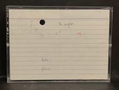 FILLIOU (Robert). "明信片"（1977年）。手写的明信片，有艺术家的签名，背面是菲利欧的素描，题为 "今晚"。卡片安装在有机玻璃下。这封写给Banana...