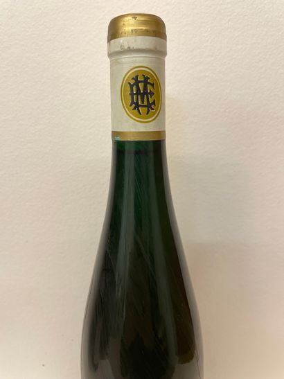 null "Scharzhofberger Spätlese - Egon Müller" (1995). Une bouteille. Bon niveau,...