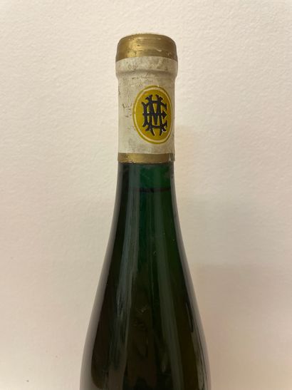 null "Scharzhofberger Spätlese - Egon Müller" (1995). One bottle. Good level, capsule...