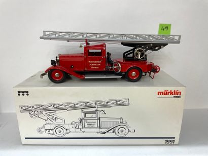 null "Camion de pompiers rouge avec échelle mobile feux". Märklin 1991, série limitée...