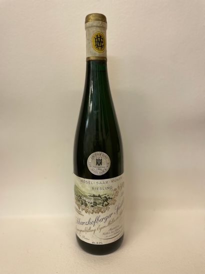 null "Scharzhofberger Spätlese - Egon Müller" (1995). One bottle. Good level, capsule...