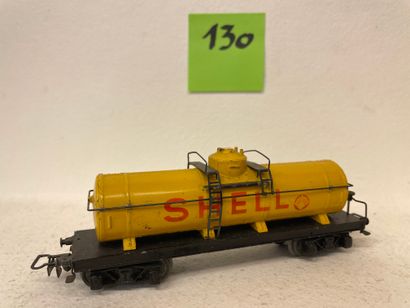 MÄRKLIN. "334S". Grand wagon citerne jaune 4 axes avec plateforme de freinage SHELL....