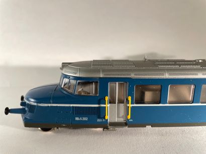 MÄRKLIN. "Autorail bleu en fonte type RBe 2/4 Blauer Pfeil (Flèche bleue) ÖBB". Märklin...