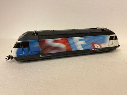 MÄRKLIN. Coffret Télévision suisse SBB comprenant 2 locomotives en fonte. 1 loco...