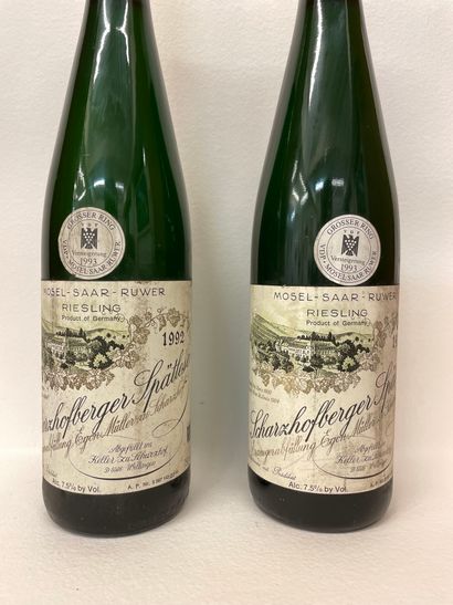 null "Scharzhofberger Spätlese - Egon Müller (1992)。两瓶。水平良好，瓶盖完好，标签完好无损，清晰可辨。在最佳...