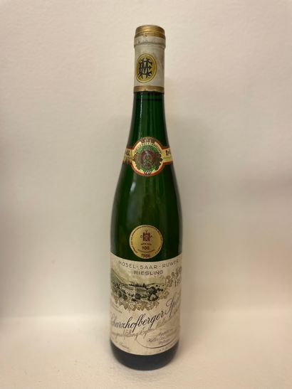 null "Scharzhofberger Spätlese - Egon Müller" (1985). One bottle. Good level, capsule...