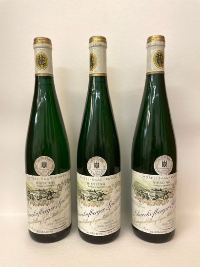 null "Scharzhofberger Spätlese - Egon Müller (1993)。三瓶。水平良好，瓶盖完好，标签完好无损，清晰可辨。在最佳...