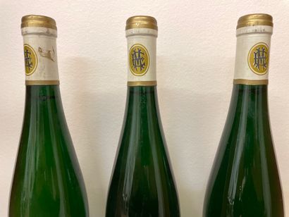 null "Scharzhofberger Spätlese - Egon Müller" (1991). Three bottles. Good levels,...