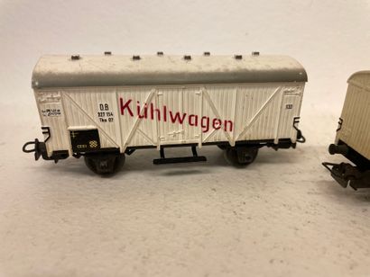 MÄRKLIN. "4508, 4510, 4920, 4600". Lot de 6 wagons Märklin dont : Wagon frigorifique...