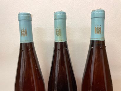 null "Kiedricher Gräfenberg Auslese, Riesling - Robert Weil" (1993). Trois bouteilles....