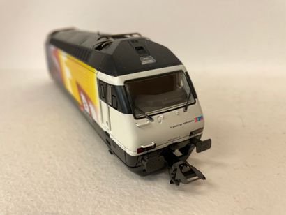 MÄRKLIN. Coffret Télévision suisse SBB comprenant 2 locomotives en fonte. 1 loco...
