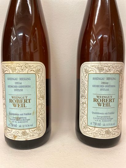 null "Kiedricher Gräfenberg Spätllese, Riesling - Robert Weil" (1992). Deux bouteilles...