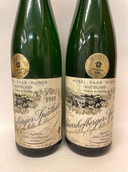 null "Scharzhofberger Spätlese - Egon Müller (1988)。2个瓶子的重合。水平良好，胶囊完好，标签完好，可读。在最...
