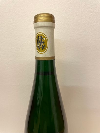 null "Scharzhofberger Auslese - Egon Müller" (1991). One bottle. Good level, capsule...