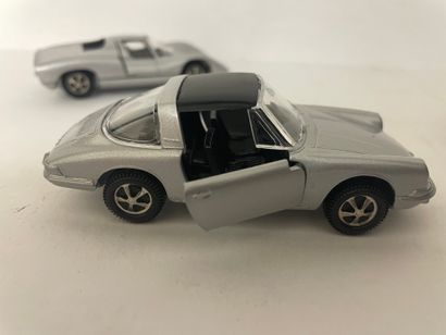 MÄRKLIN. Coffret de 4 Porsche en métal gris. Märklin, 1992. Etat neuf.