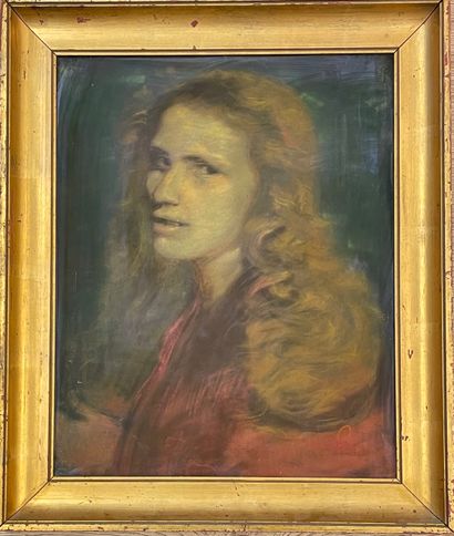 DE GROUX (Henry). "红发年轻女子的肖像"。纸上粉彩，右下角有签名的痕迹，装在一个镀金的木框里。框架尺寸：72.5 x 61厘米；主题：58.5...