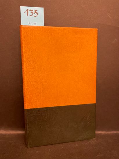 null DESNOUES（Lucienne）。La Plume d'oie.布鲁塞尔，雅克-安托万，1971年，大4开本，（20,5 x 19厘米），48页，棕色摩洛哥皮装订，有平行黑带，光滑的书脊，镀金标题和出版商的首字母，封面保存完好（封面有划痕），女诗人用她的大字写给出版商雅克-安托万的美丽信件覆盖在假标题页。限量发行570册。...