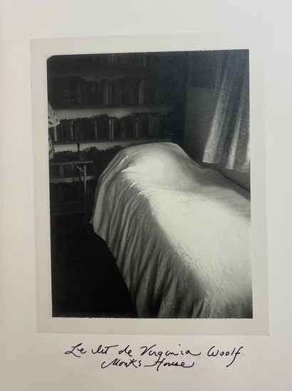 null 帕蒂-史密斯土地250。展览。P., Fondation Cartier pour l'Art contemporain, 2008, 4°, publisher's...