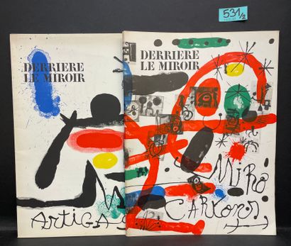 MIRO.- "Derrière le Miroir". N° 139-140.米罗和阿蒂加斯。P.，Maeght，1963年，双开本，单页，插图封面（封面边缘略有污损）。文字：安德烈-皮耶尔-德-曼迪亚尔格。有7幅原版彩色石板画，3幅双页和1幅三页/《Derrière...