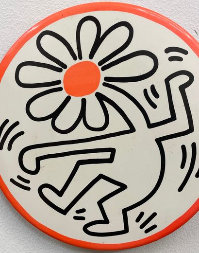 HARING (Keith). "The Flower Man" (1989). Big metallic badge. Dim. support and subject...