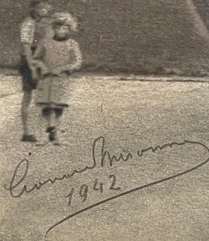 MISONNE (Léonard). "吉利的天空研究"（1942年）。中色印刷品，左下角有铅笔签名和日期，装在一个白色passe-partout和银色木框中。框架尺寸：57...