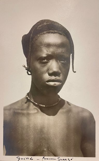 ANONYME. "Baule Woman, Ivory Coast". Silver print bearing the New York Times stamp...