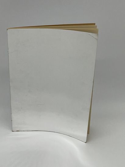 null 恩斯特-阿普（汉斯）。Gedichte.你是黑色的，你是黑色的。Fünf klebebilder von Max Ernst.苏黎世，普拉，1930年，8页，无页码，铜版，有金属封面和插图的防尘套。首版印刷250份，手写的...