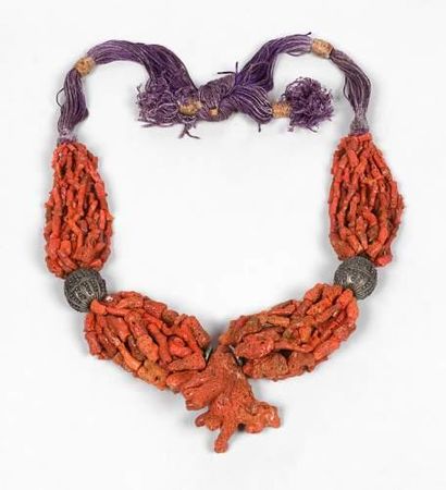 Rare collier de femme BERBERE en corail rouge...