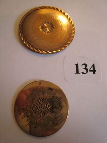 null 2 boutons en cuivre XVIIIe (D28 et 36mm)
